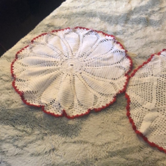 Handmade crochet placemats - Picture 1 of 2